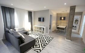 Brand New Charming Apartment Next To The River